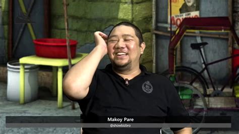 nagpakita ng suso sa interview
